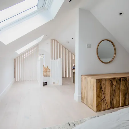 Lowen Tree House Truro Exterior photo